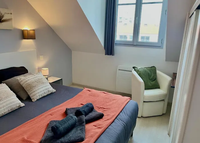 3ch - 2-5p - Parking Et Piscine Gratuit لي سابلِ دولونْ