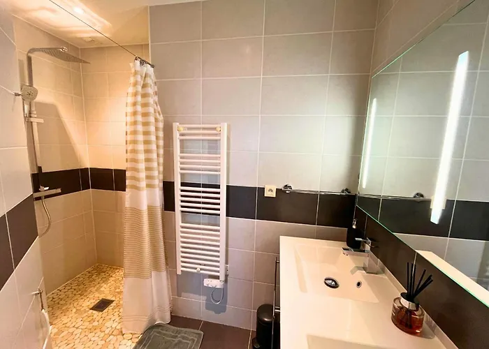 شقة 3ch - 2-5p - Parking Et Piscine Gratuit لي سابلِ دولونْ